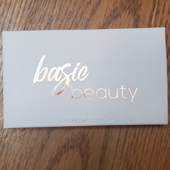 Basic Beauty Bronzer   NEW!!  $20 - Picture 2 of 4